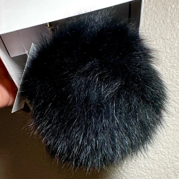 Michael Kors BLACK FOX FUR PEACE POM POM KEY CHARM - Picture 6 of 12